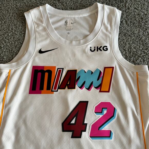 Nike Authentic Kevin Love NBA 2023 Miami Heat City Edition Swingman Jersey M 44 - Picture 3 of 10